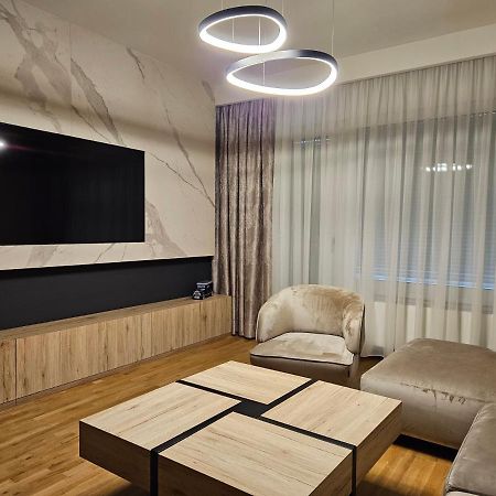Adav Luxus Apartment Visoko Esterno foto