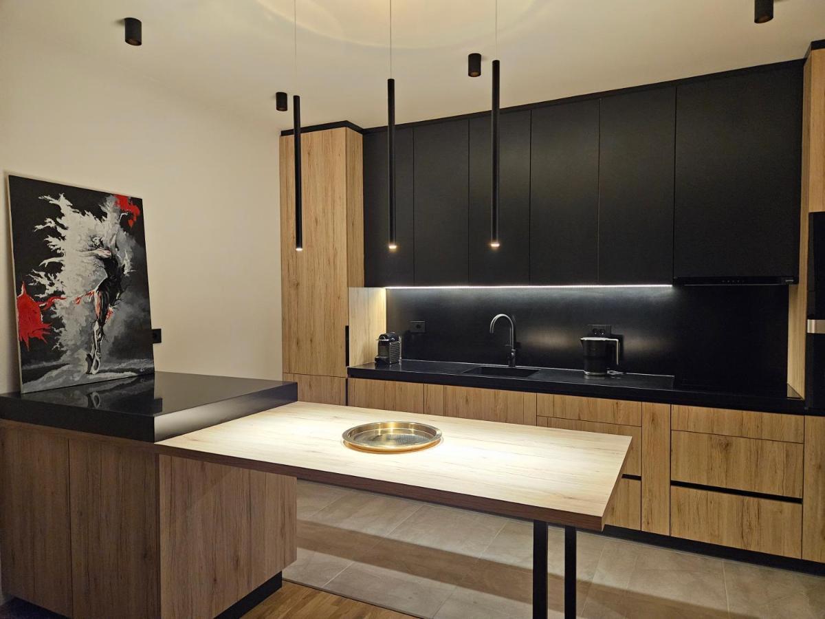 Adav Luxus Apartment Visoko Esterno foto